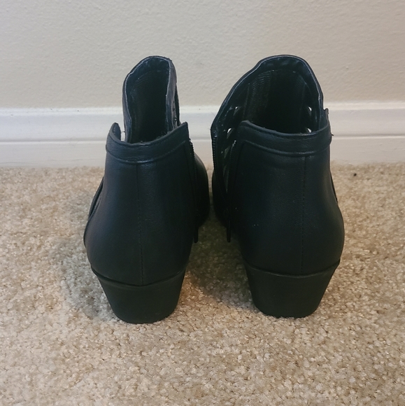 Black Boots - Picture 4 of 4